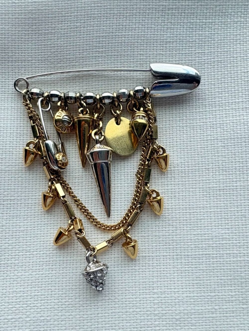 Rare Henri Bendel Safety Pin Brooch - Picture 4 of 5